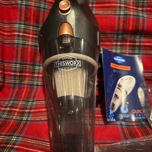 Corded car vacuum cleaner with accessory kit